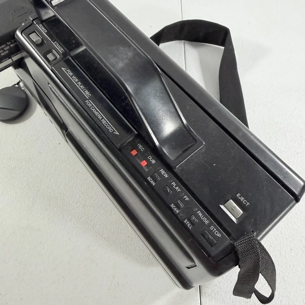 Vintage GE 9-9806 VHS‎ Movie Video System Camcorder POWERS ON AS IS READ DESC.